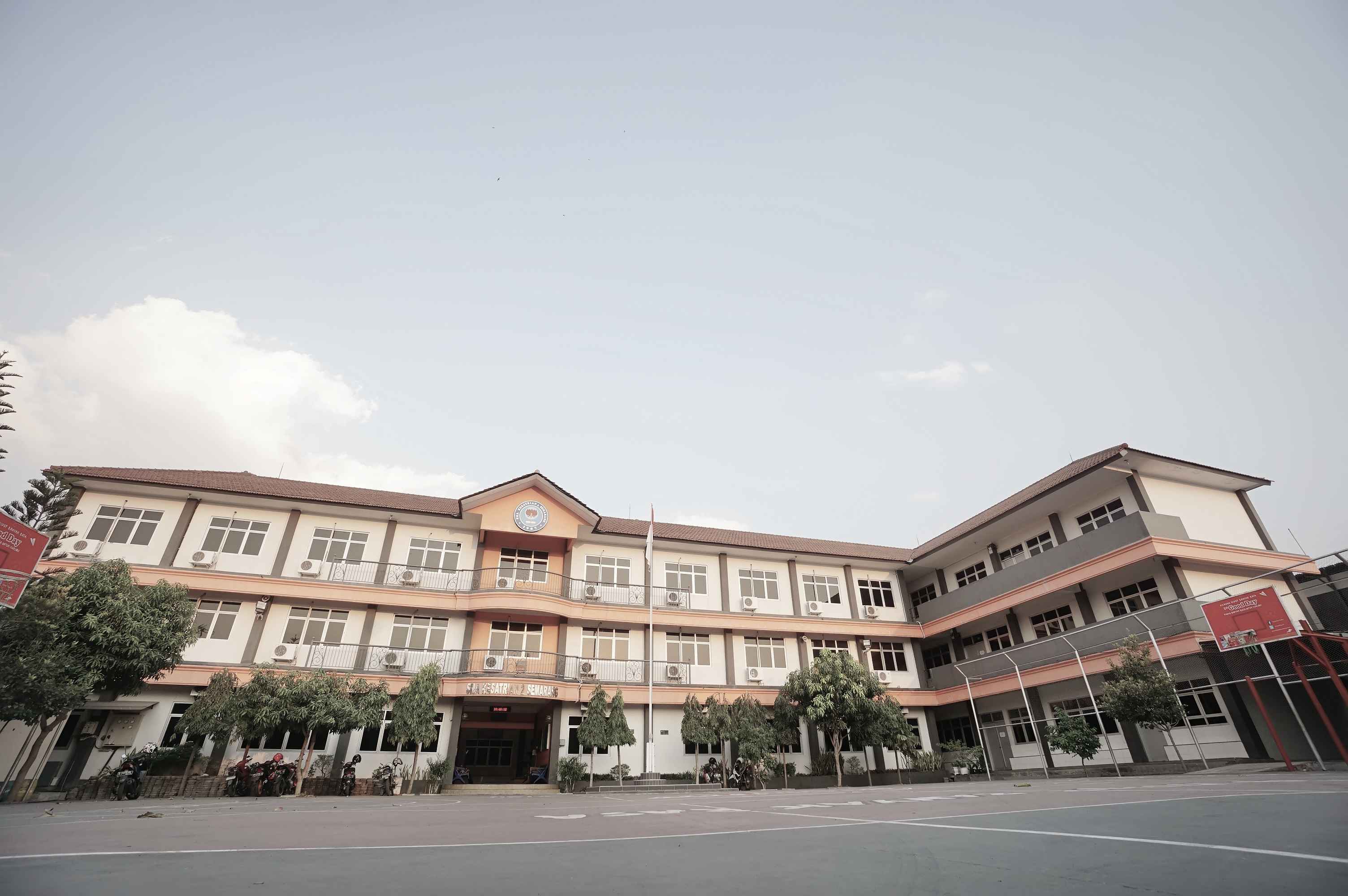 Gedung sekolah Kesatrian 67
